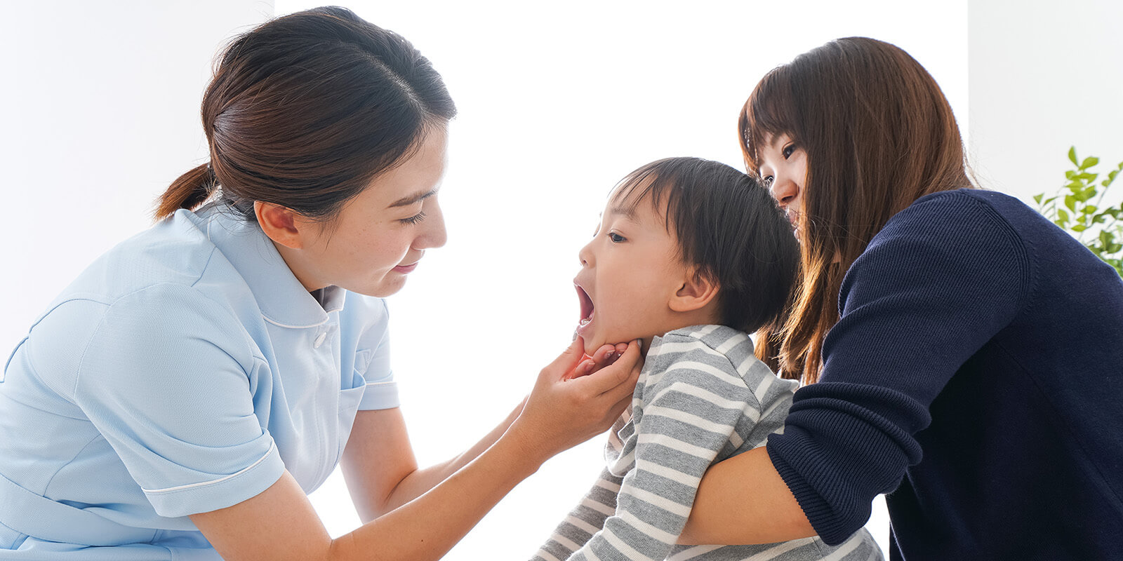 お子さんを虫歯から守るための診療メニュー